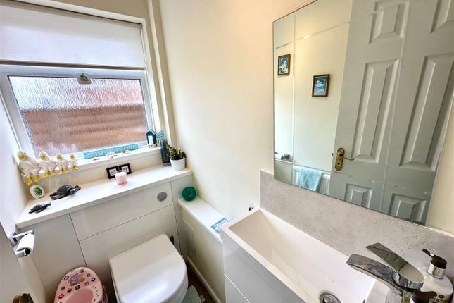 Cloakroom/WC