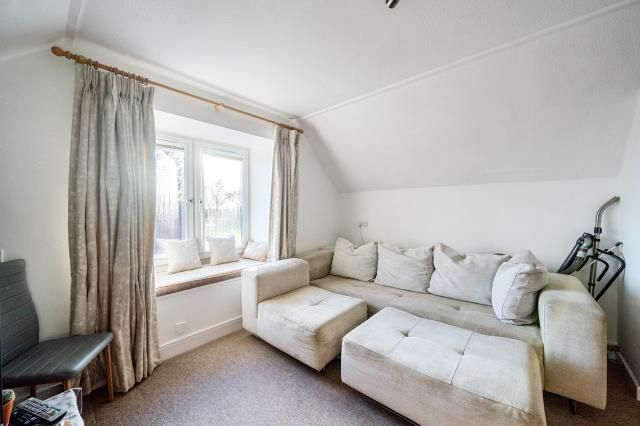 61, Sharman Beer Court, Thame photo 4