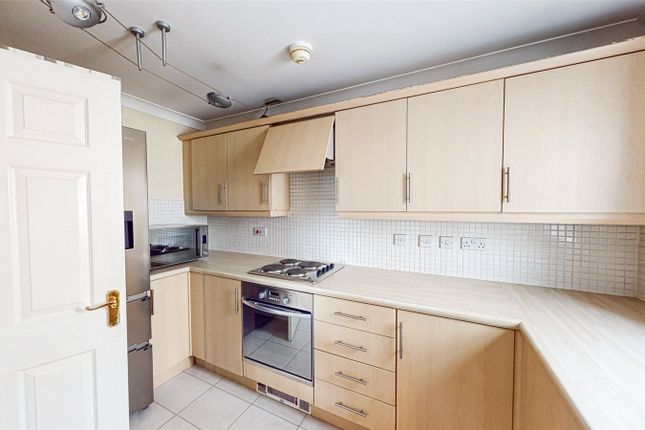 112, Hadfield Close, Rusholme photo 4