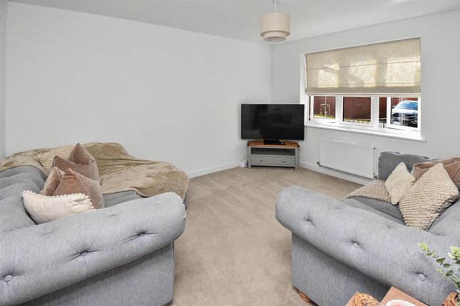 53, Garland Road, Corby photo 4