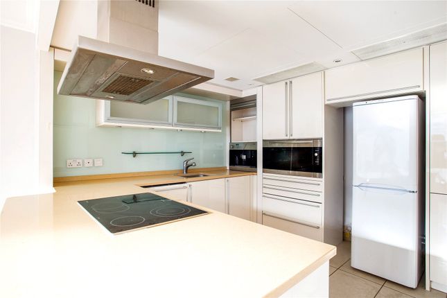 Flat for sale in One West India Quay, 26 Hertsmere Road, London