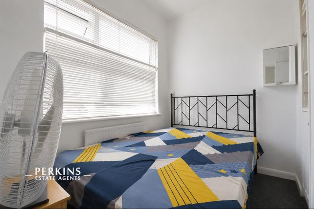 79, Westbury Avenue, Southall photo 4