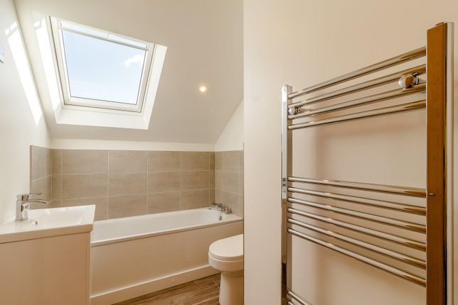 12b, Lower Road, Rickmansworth photo 4
