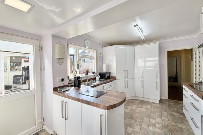 6, Beverley Rise, Brixham photo 4