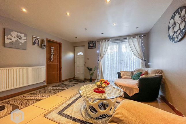 9 Dickinson Close, Bolton photo 3