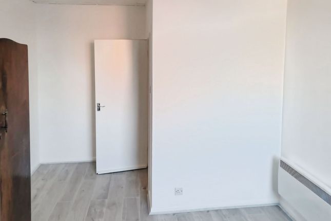 Flat 3, 89-101 Belgrave Road, Leicester photo 4