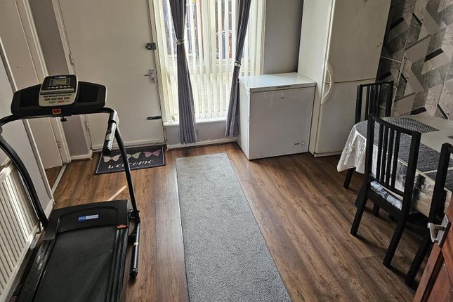 18, Turnberry Walk, Manchester photo 5