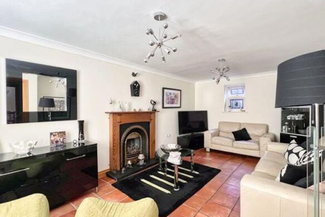 Prospect House, Bridgend photo 3