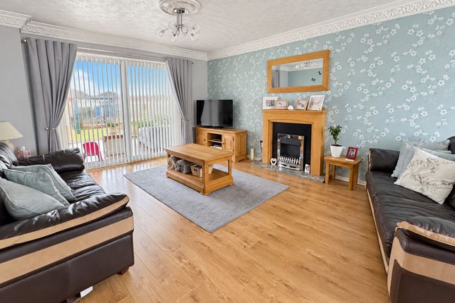6, Newhall, Rochford photo 3