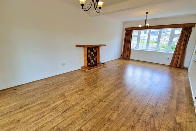 5, BIRCH WALK, PORTHCAWL photo 4