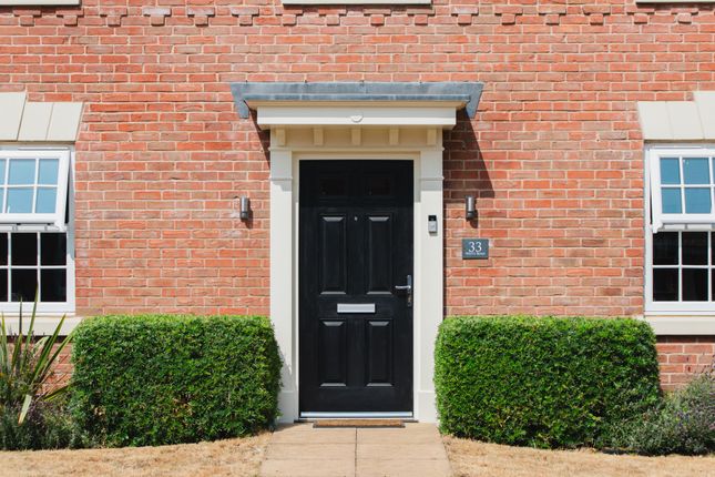 33 Watts Road, Banbury photo 4