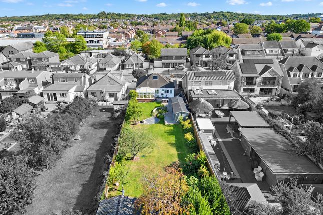 18, Homefields Avenue, South Benfleet photo 2