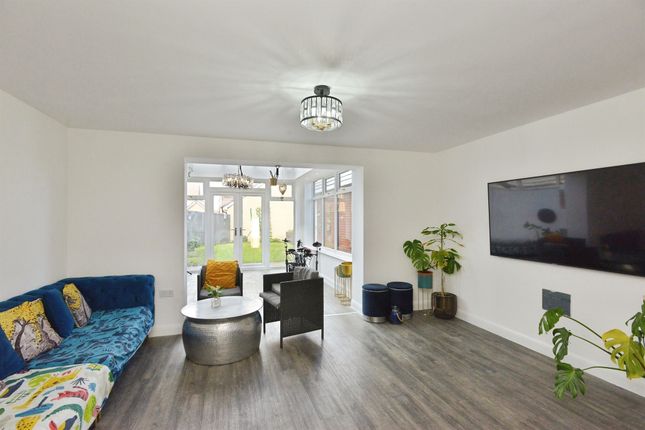22, Burney Drive, Milton Keynes photo 2