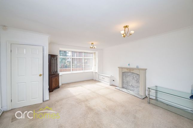 809 Atherton Road, Wigan photo 2