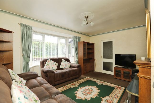 18, Cherry Tree Grove, Chesterfield photo 4