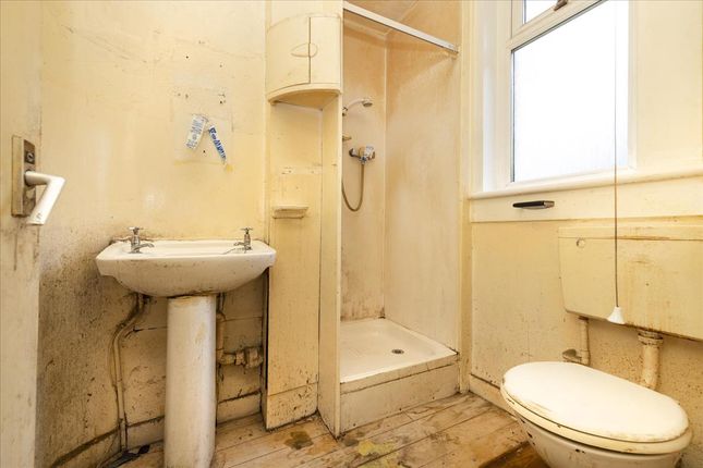 54 Kennington Avenue, Loanhead photo 4