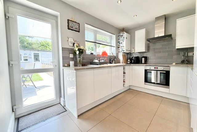 4, Pound Park Road, Charlton photo 3