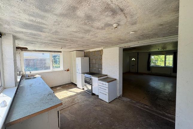 Ridgemont, Wood Lane, Attleborough photo 5