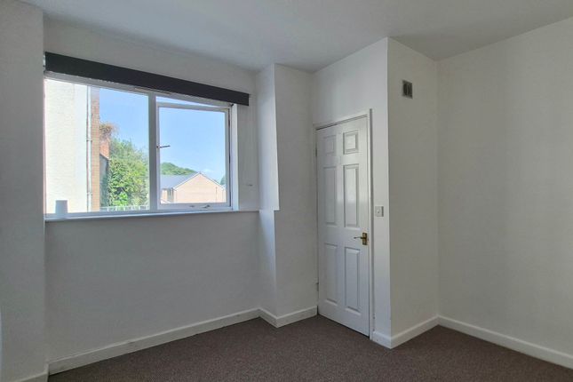 Flat 3, 40/42 Long Street, Dursley, Dursley photo 4