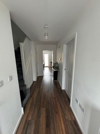 8a, Aldermans Drive, Peterborough photo 2
