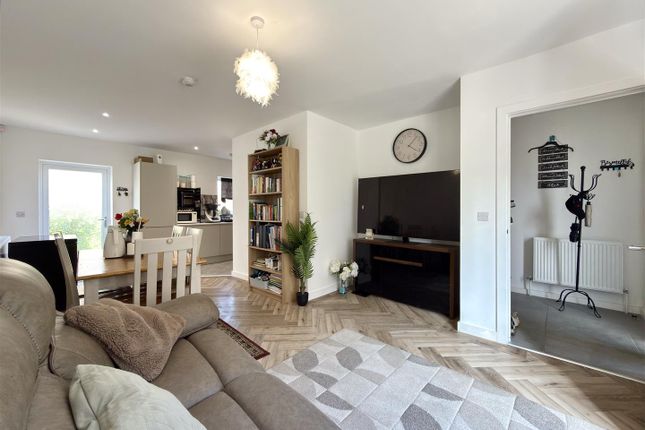 8, Paderborn Way, Bolton photo 3