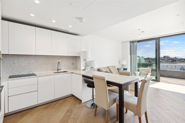Flat for sale in Wood Crescent, London