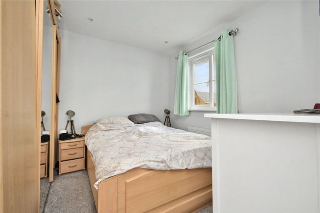 50, Whinmoor Way, Leeds photo 4