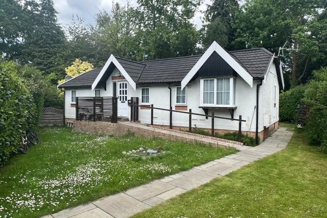 Mobile/park home for sale in Fangrove Park, Lyne, Chertsey, Surrey