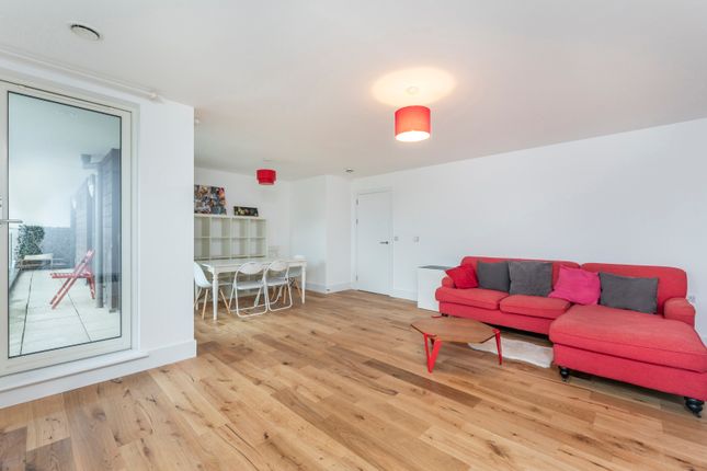 Flat to rent in Holystone Court, 83 Tiller Road