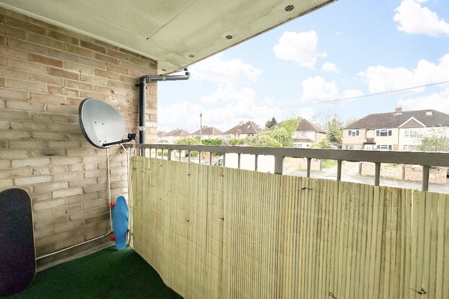 138A , Carfax Avenue, Tongham photo 5