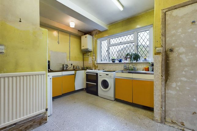 Detached house for sale in Surrenden Road, Brighton