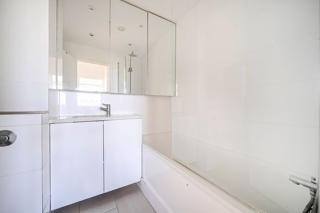 Flat 78, Simla House,, Kipling Estate, London photo 3