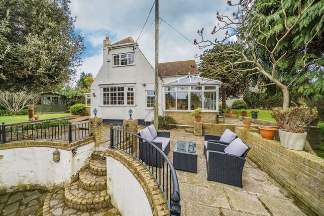 Country house for sale in Bridge Hill, Hacklinge, Deal