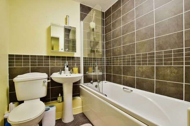 Flat for sale in Pineacre Close, West Timperley, Altrincham, Greater Manchester