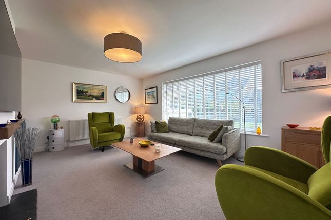 6 Walmsley Gardens, Scarborough photo 3