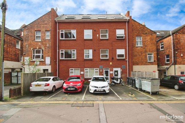 Flat to rent in Milton Road, Town Centre, Swindon