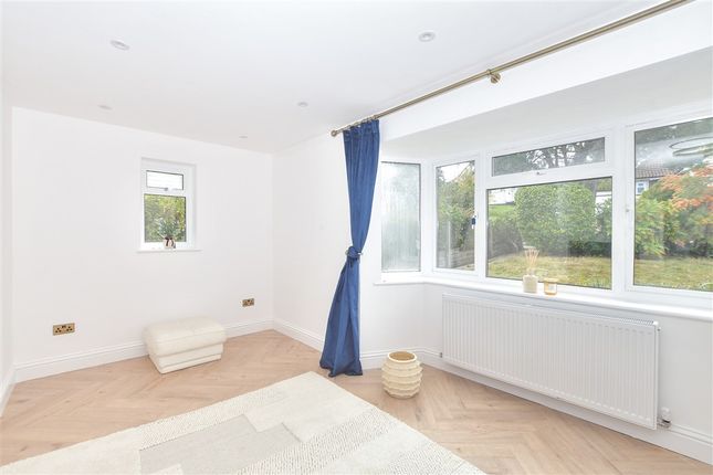 Penland Close, Haywards Heath photo 4