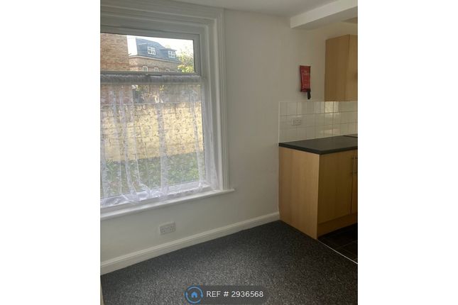 Flat B, Lorne Park Road, Bournemouth photo 2