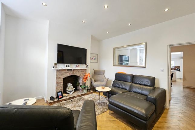 1, Knutsford View, Altrincham photo 2