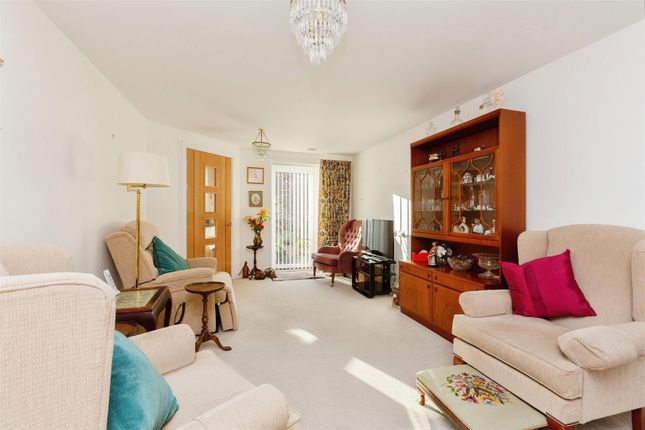 Flat for sale in Elizabeth House, St. Giles Mews, Stony Stratford, Milton Keynes