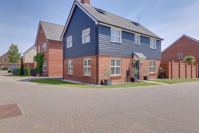 5, Gladiolus Grove, Worthing photo 2