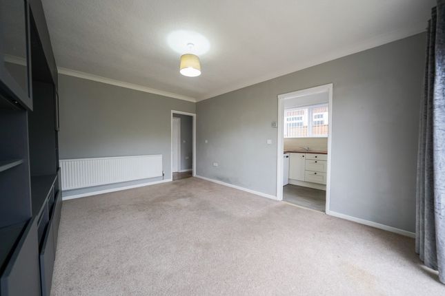 4 Carmen Grove, Leicester photo 4