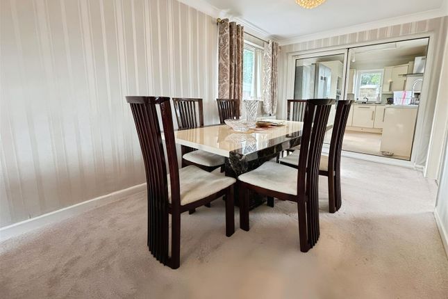 18, Cheltenham Road, Bradford photo 5