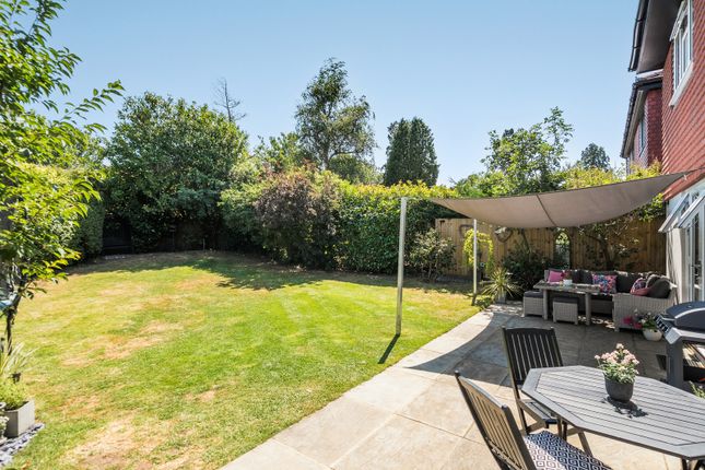 74, Eastwick Park Avenue, Great Bookham photo 2