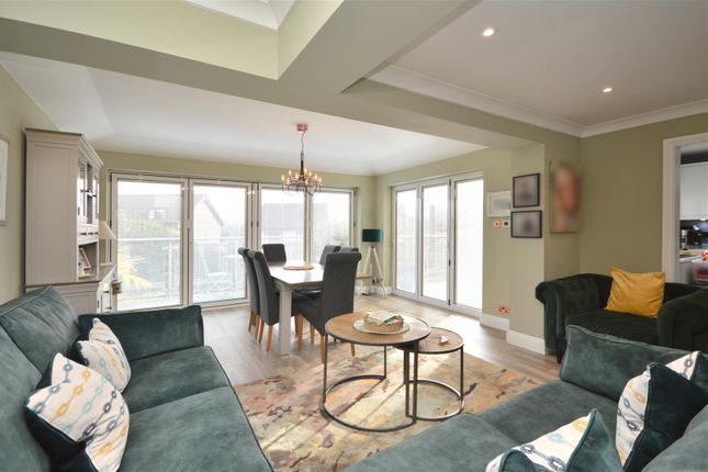 15, Cottington Court, Bristol photo 4