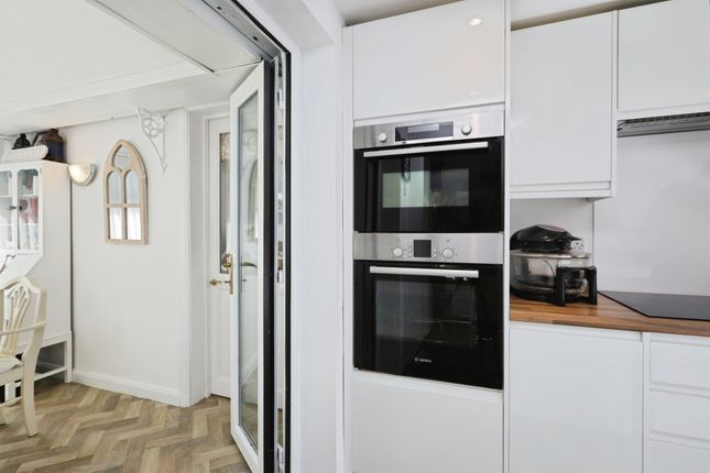 Oak Tree Cottage, Lower Dicker, Hailsham photo 4