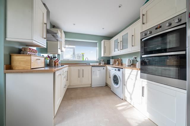 17, Bledlow Close, Newbury photo 4