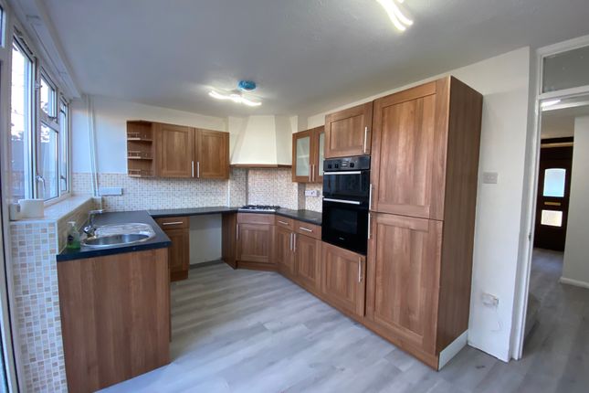 Thumbnail Property to rent in Teviot Close, Corby