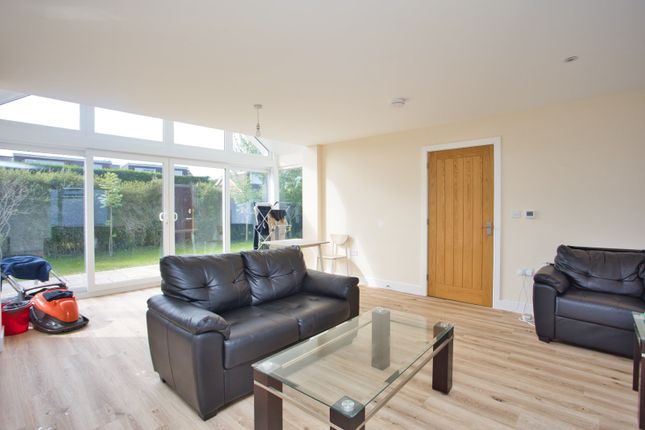 21a, Bewsbury Crescent, Whitfield photo 2