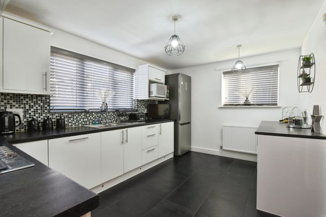 37, Heol Brithdir, Swansea photo 3